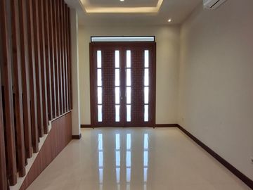 Rumah Bagus Area Premium di Kebayoran Heights Bintaro Sektor 7 (SP1288)