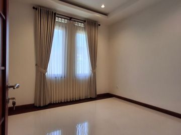 Rumah Bagus Area Premium di Kebayoran Heights Bintaro Sektor 7 (SP1288)