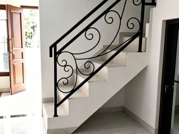 DIJUAL RUMAH 2 LANTAI BALI MESTER, KAMPUNG MELAYU, JATINEGARA JAKARTA TIMUR