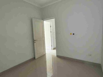 Disewakan rumah 2 lt, Cluster Malibu, Gading Serpong, Tangerang, dekat ruko Aniva