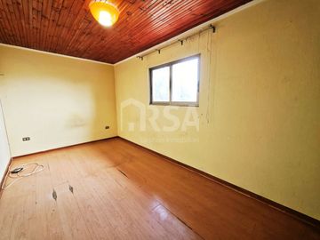 HERMOSA CASA CON TERRENO DE 5.600 MTS.2, ENTORNO NATURAL Y TRANQUILO