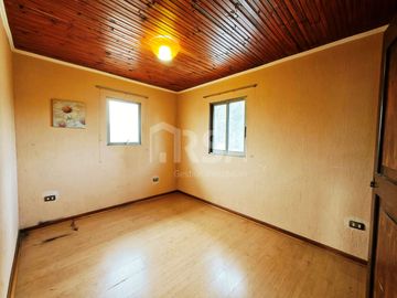 HERMOSA CASA CON TERRENO DE 5.600 MTS.2, ENTORNO NATURAL Y TRANQUILO