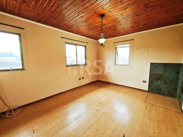 HERMOSA CASA CON TERRENO DE 5.600 MTS.2, ENTORNO NATURAL Y TRANQUILO