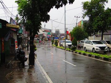 DISEWAKAN RUKO BAGUS MURAH 3.5 LANTAI DEKAT JL MARGONDA DEPOK (DUMET SCHOOL)
