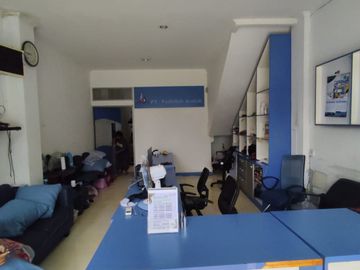 DISEWAKAN RUKO BAGUS MURAH 3.5 LANTAI DEKAT JL MARGONDA DEPOK (DUMET SCHOOL)