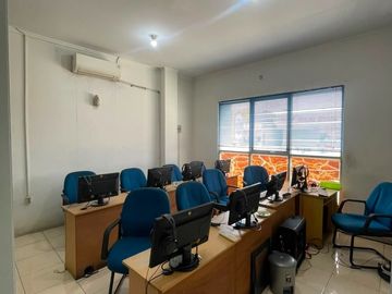 DISEWAKAN RUKO BAGUS MURAH 3.5 LANTAI DEKAT JL MARGONDA DEPOK (DUMET SCHOOL)