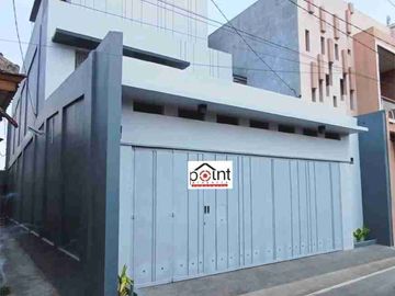 Rumah Mewah Baru 3lt di Tengah Kota Solo