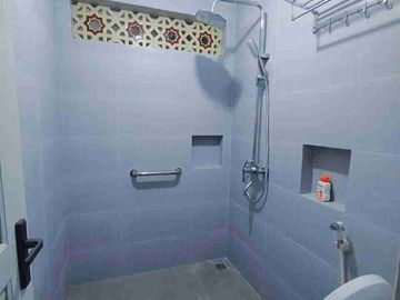 Rumah Mewah Baru 3lt di Tengah Kota Solo