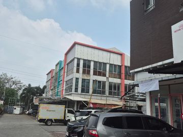 Ruko Pojok Deminimalis 7-3lt, strategis, ramai di Jl Pramuka, Sepanjang Jaya,Rawalumbu Bekasi