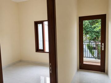 RUMAH SIAP HUNI DLM KOMPLEK PALEM JAKAMULYA BEKASI SELATAN (NEMPEL GALAXY)