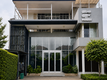 GEDUNG KANTOR 3 LANTAI LOKASI STRATEGIS KEMANG JAKSEL