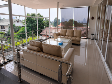 GEDUNG KANTOR 3 LANTAI LOKASI STRATEGIS KEMANG JAKSEL