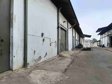 DISEWAKAN GUDANG DI TIPAR CAKUNG JAKARTA TIMUR LUAS 600 900 1200 MURAH AKSES KONTAINER