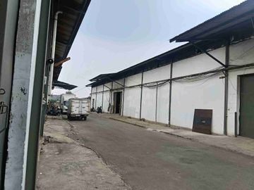 DISEWAKAN GUDANG DI TIPAR CAKUNG JAKARTA TIMUR LUAS 600 900 1200 MURAH AKSES KONTAINER