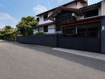 RUMAH SIAP HUNI DI BENDI TANAH KUSIR KEBAYORAN LAMA JAKSEL DIJJUAL