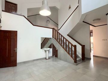 RUMAH SIAP HUNI DI BENDI TANAH KUSIR KEBAYORAN LAMA JAKSEL DIJJUAL