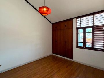 RUMAH SIAP HUNI DI BENDI TANAH KUSIR KEBAYORAN LAMA JAKSEL DIJJUAL