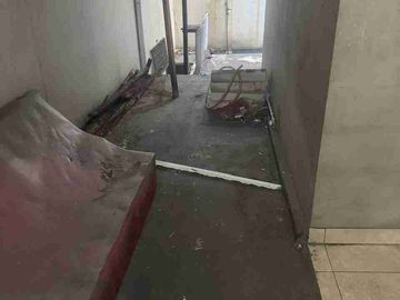 Dijual murah rumah tua di Janur Indah Kelapa Gading Jakarta Utara