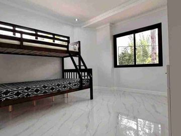 6 bedroom House and Lot for Sale in Baguio City (Richview Square) Fully Furnished w/ 3 car port