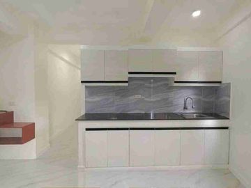 6 bedroom House and Lot for Sale in Baguio City (Richview Square) Fully Furnished w/ 3 car port