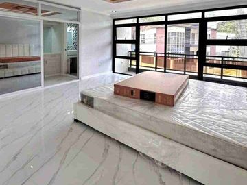 6 bedroom House and Lot for Sale in Baguio City (Richview Square) Fully Furnished w/ 3 car port