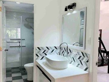 6 bedroom House and Lot for Sale in Baguio City (Richview Square) Fully Furnished w/ 3 car port