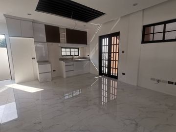 For Sale 2 Storey House & Lot in Tres Marias Village Deparo, North Caloocan. KSA