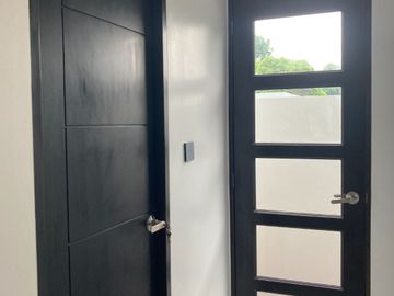 For Sale 2 Storey House & Lot in Tres Marias Village Deparo, North Caloocan. KSA