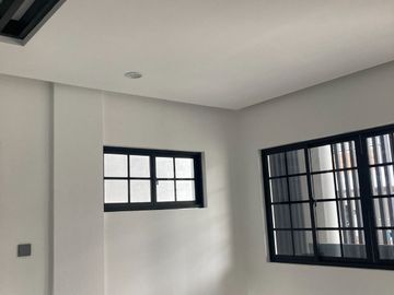 For Sale 2 Storey House & Lot in Tres Marias Village Deparo, North Caloocan. KSA