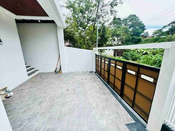 5 Bedroom House and Lot for Sale in Baguio City ( Richview Square ) Corner Unit w/ Solar Power System & 2 Carport