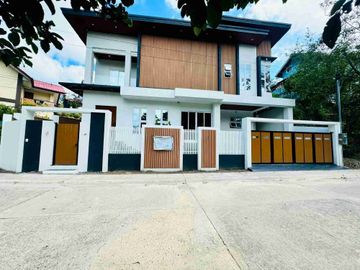 5 Bedroom House and Lot for Sale in Baguio City ( Richview Square ) Corner Unit w/ Solar Power System & 2 Carport
