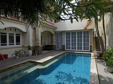 Villa Eksklusif 4 Kamar Tidur Dijual di Kerobokan Kelod Area