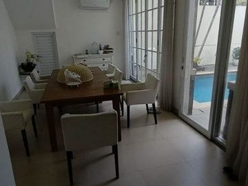 Villa Eksklusif 4 Kamar Tidur Dijual di Kerobokan Kelod Area