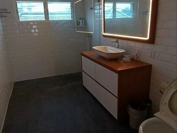 Villa Eksklusif 4 Kamar Tidur Dijual di Kerobokan Kelod Area