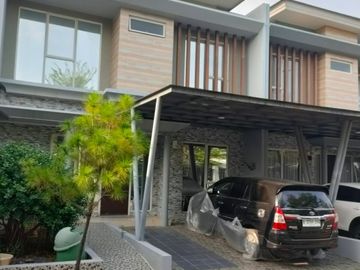 Disewakan rumah murah full furnished 2 lantai di Cluster South Mississippi Jakarta Garden City Jakarta Timur siap huni minimalis modern