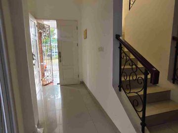 DISEWAKAN RUMAH FULL FURNISHED ALICANTE GADING SERPONG TANGERANG