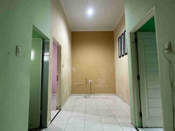 RUMAH DUA LANTAI LOKASI STRATEGIS MEDAN JOHOR DALAM KOMPLEK