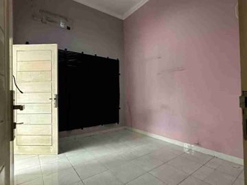 RUMAH DUA LANTAI LOKASI STRATEGIS MEDAN JOHOR DALAM KOMPLEK