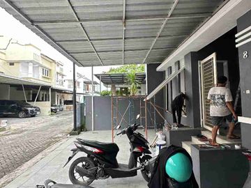 RUMAH DUA LANTAI LOKASI STRATEGIS MEDAN JOHOR DALAM KOMPLEK