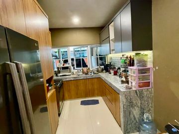 Rumah Semi Industrial Full Furnish Taman Modern Cakung Jakarta Timur