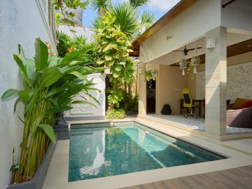 VILLA STYLE MODERN SI UMALAS KEROBOKAN DEKAT PANTAI BATU BELIG