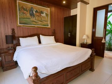VILLA STYLE MODERN SI UMALAS KEROBOKAN DEKAT PANTAI BATU BELIG
