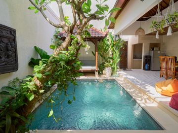 VILLA STYLE MODERN SI UMALAS KEROBOKAN DEKAT PANTAI BATU BELIG