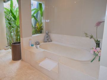 VILLA STYLE MODERN SI UMALAS KEROBOKAN DEKAT PANTAI BATU BELIG