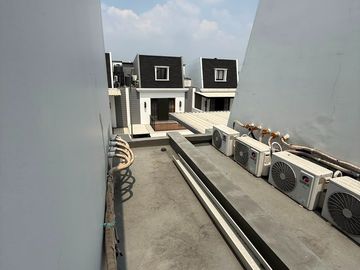 Dijual Rumah 3 Lantai Hook di Cluster Maison De Wisteria Metland Menteng (028)