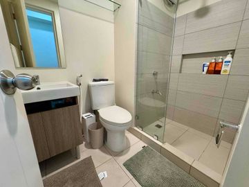 Studio in The Vantage at Kapitolyo For Sale and For Lease in Pasig