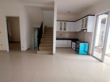 Rumah Premium Tropical Garden Grand Galaxy City – Semi Furnished, 4+1 KT