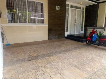 Rumah Premium Tropical Garden Grand Galaxy City – Semi Furnished, 4+1 KT