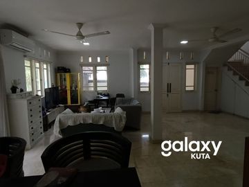 JUAL SEWA VILLA SEMER UMALAS BUMBAK KEROBOKAN BADUNG