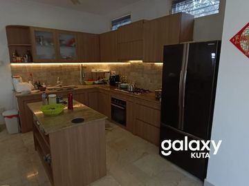 JUAL SEWA VILLA SEMER UMALAS BUMBAK KEROBOKAN BADUNG